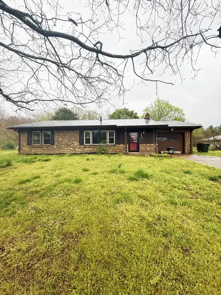 2830 Hillcrest Dr, Centerville, TN 37033