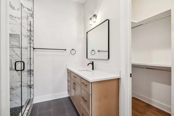 Nashville, TN 37203,3207B Long Blvd