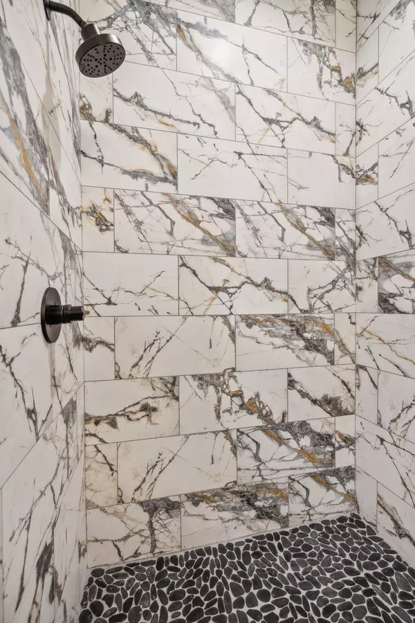 Nashville, TN 37203,3207B Long Blvd