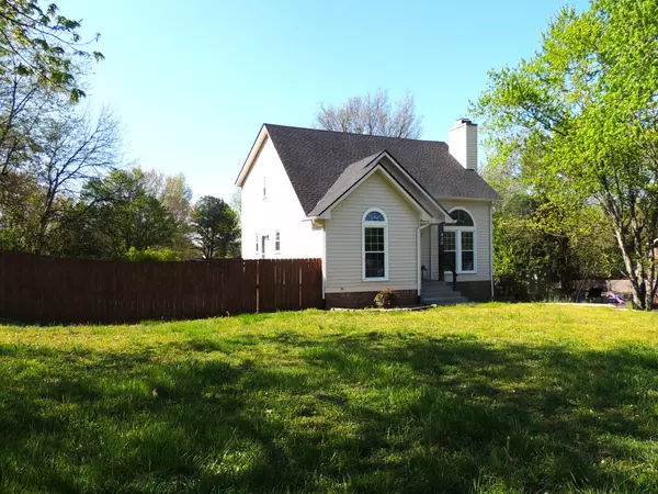 436 Bluff Dr, Clarksville, TN 37043