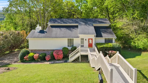 1710 Colonial Way Circle, Hixson, TN 37343