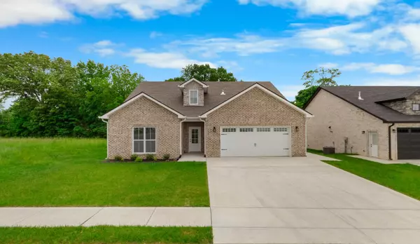 Clarksville, TN 37043,706 Southern Pine Trl