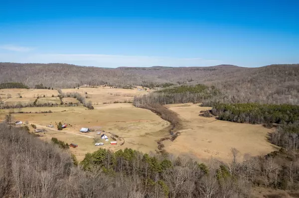 Sparta, TN 38583,799 Whites Cave Rd