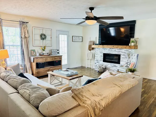 White House, TN 37188,125 Honeysuckle Dr