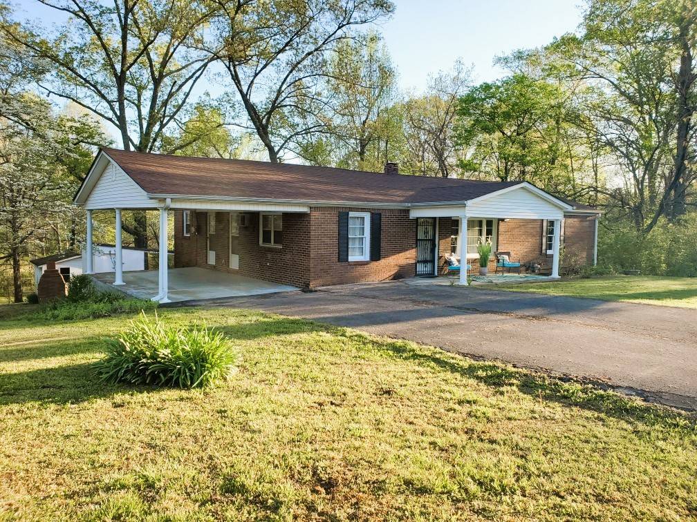 Camden, TN 38320,280 Blackberry Rd