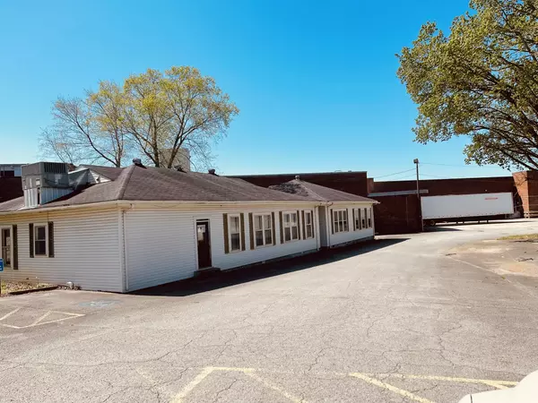 Shelbyville, TN 37160,342 Shelbyville Mills Rd