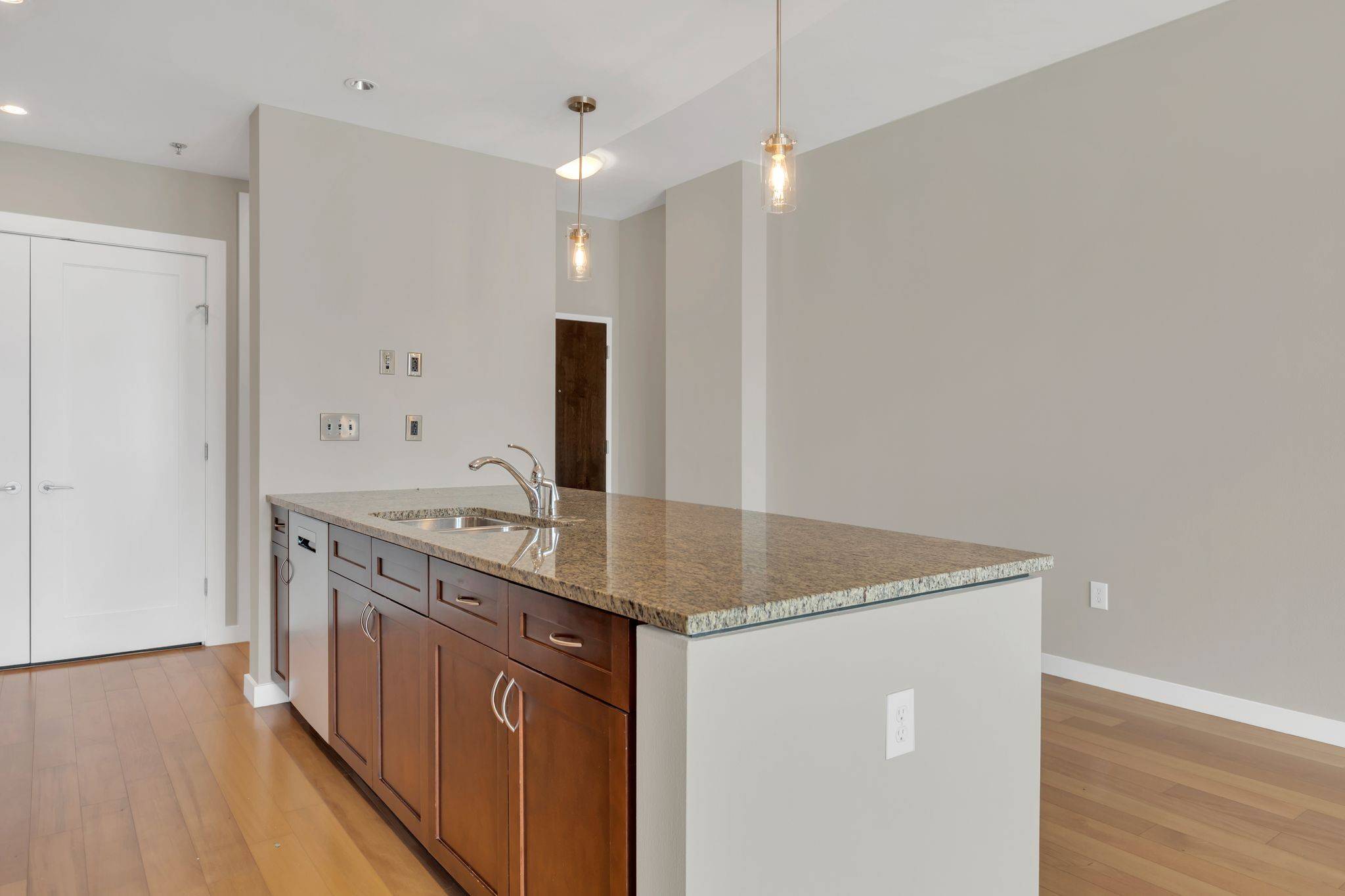 Nashville, TN 37212,900 20th Ave #S #1003
