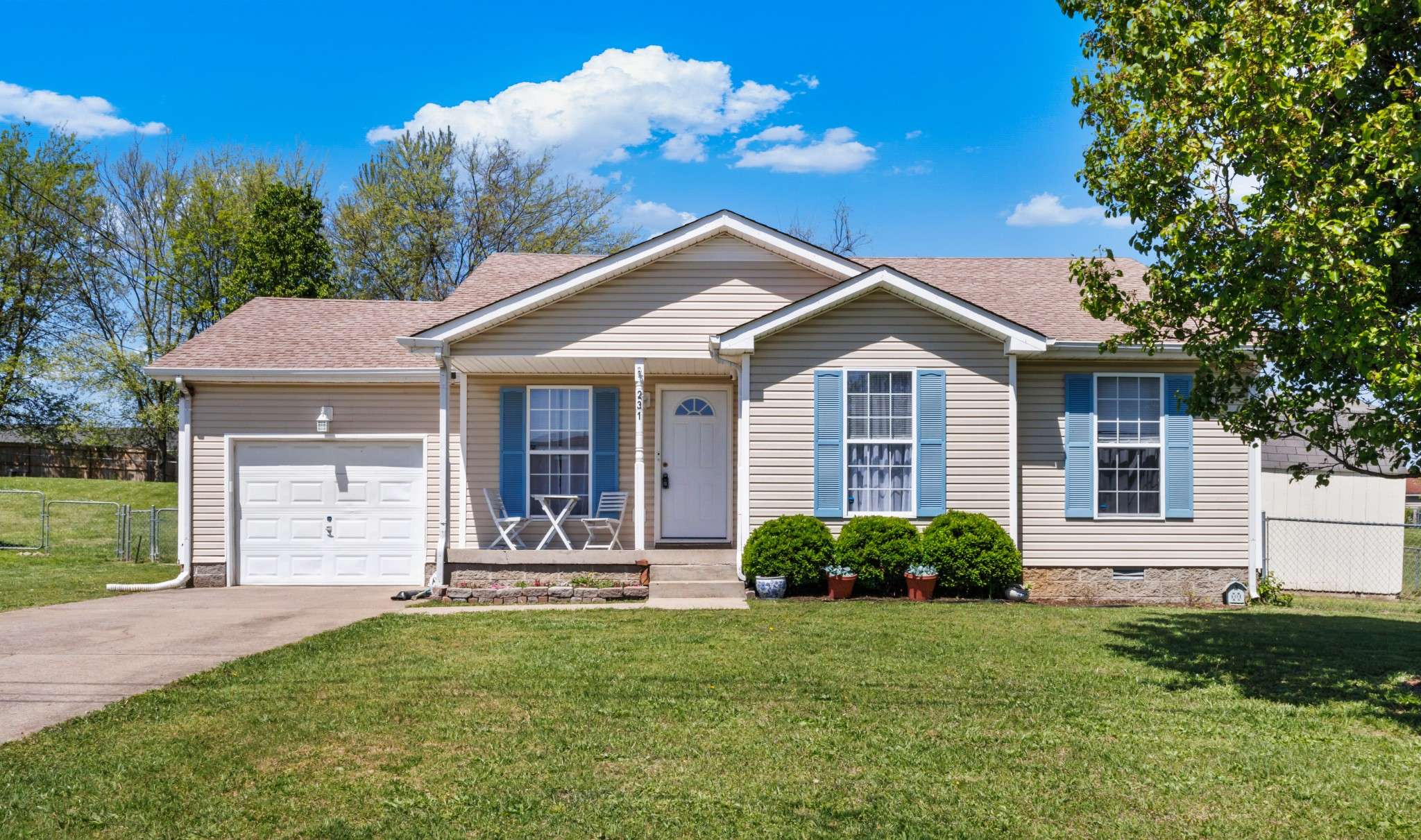 231 Golden Pond Ave, Oak Grove, KY 42262