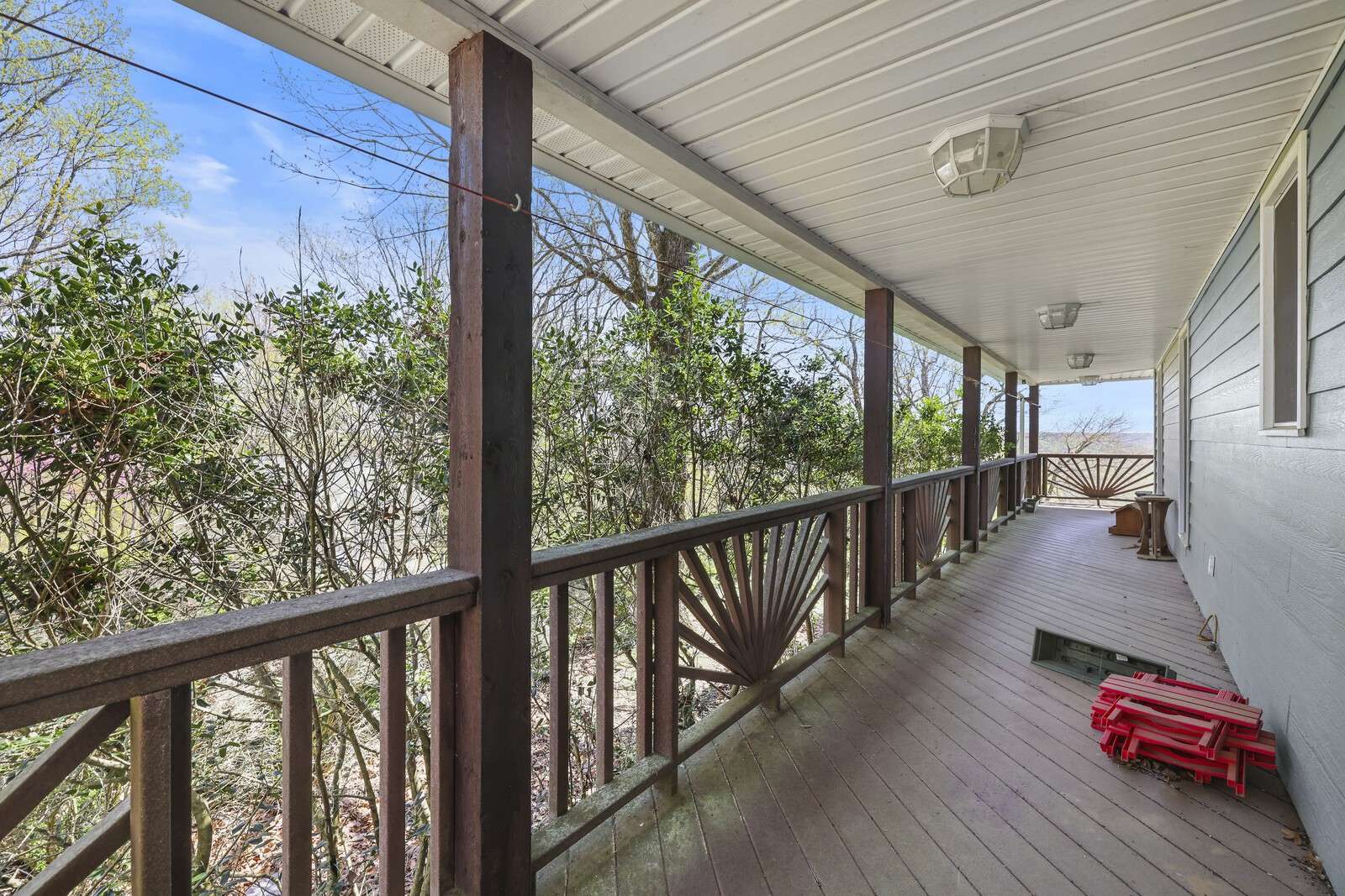 Altamont, TN 37301,386 Hanging Rock Dr