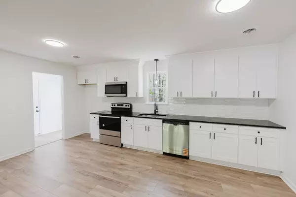 White Bluff, TN 37187,1075 Claylick Rd