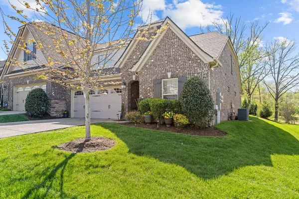 1007 Callaway Dr, Lebanon, TN 37087