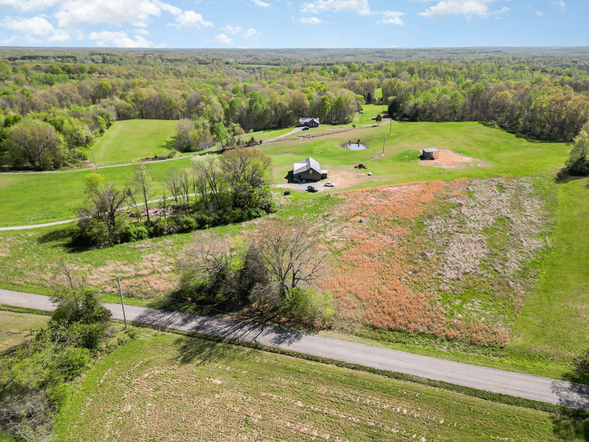 Charlotte, TN 37036,3 Batson Mill Rd