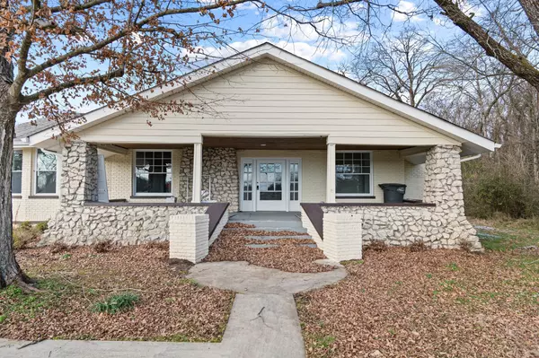 102 Rinks Cir, Columbia, TN 38401