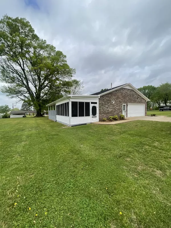 Lawrenceburg, TN 38464,409 Douglas Dr