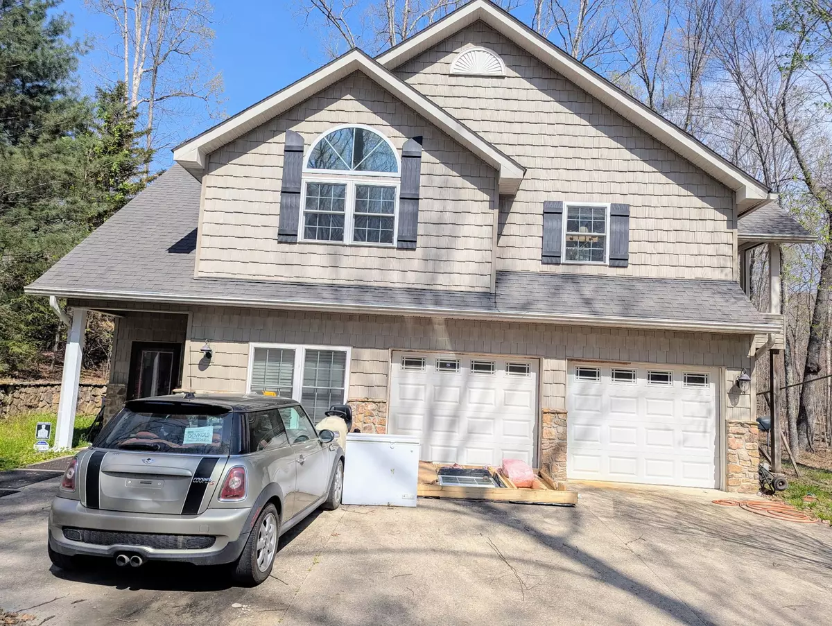 Monterey, TN 38574,902 Cowpens Dr