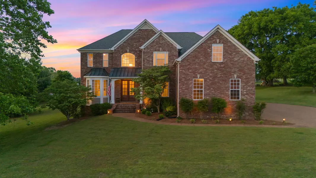 2058 Earl Pearce Cir, Mount Juliet, TN 37122