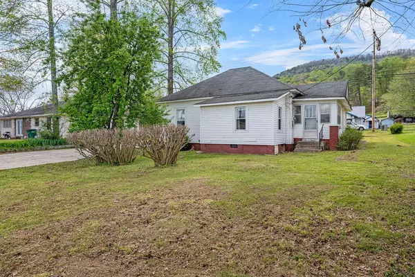 South Pittsburg, TN 37380,913 Elm Avenue