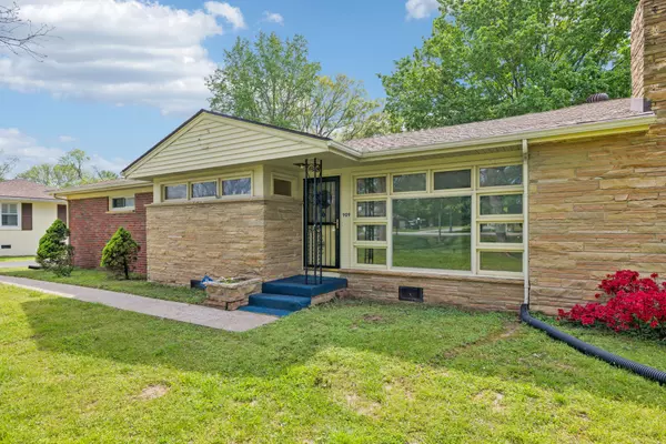 Franklin, TN 37064,909 Hillsboro Rd