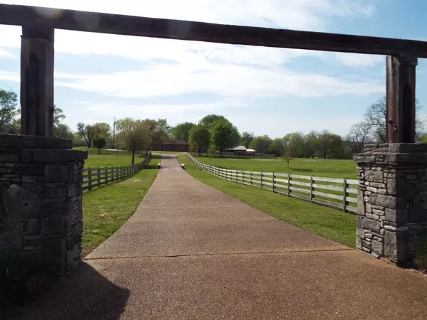 Gallatin, TN 37066,117 Brights Ln