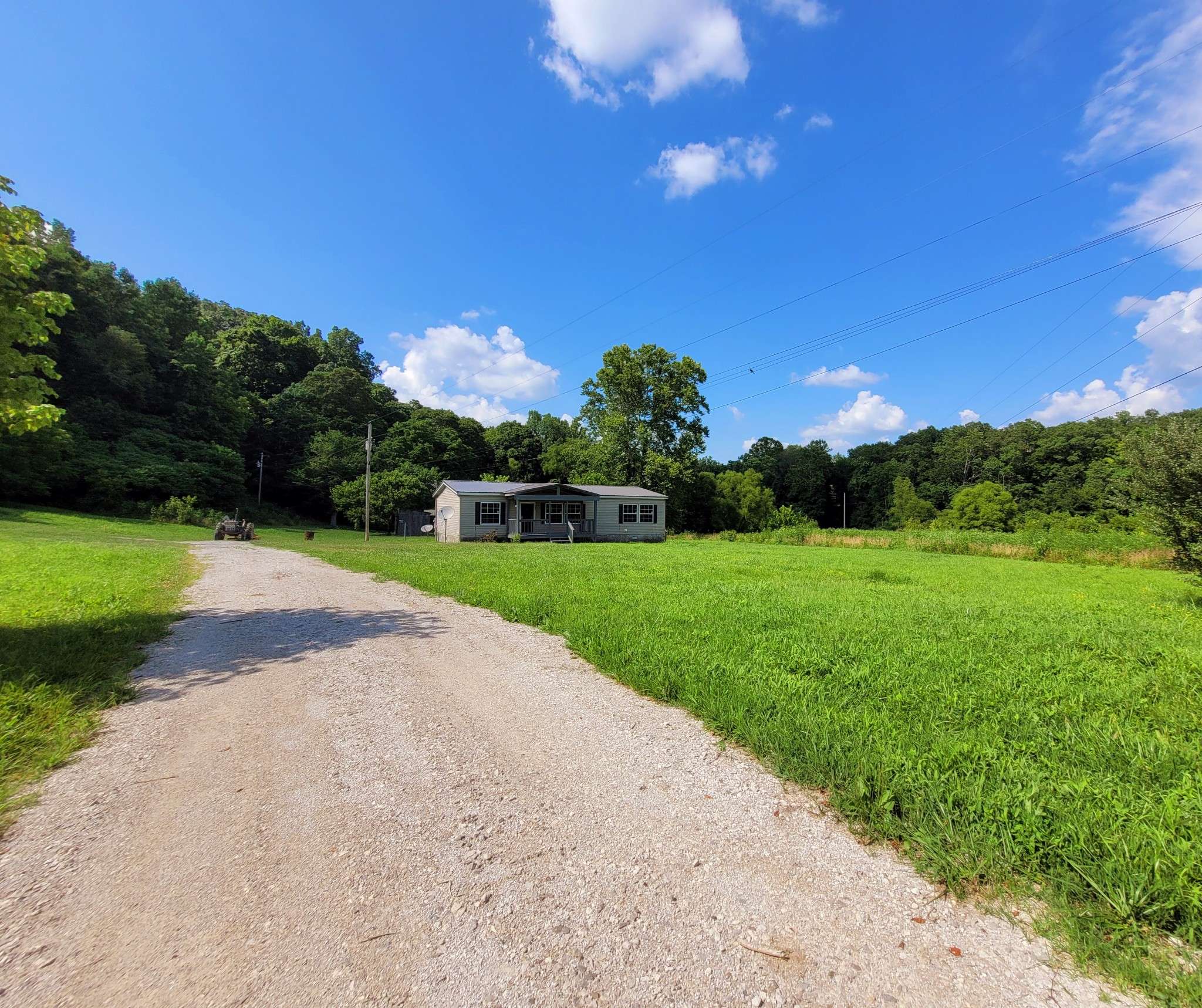 995 Coaling Rd, Charlotte, TN 37036