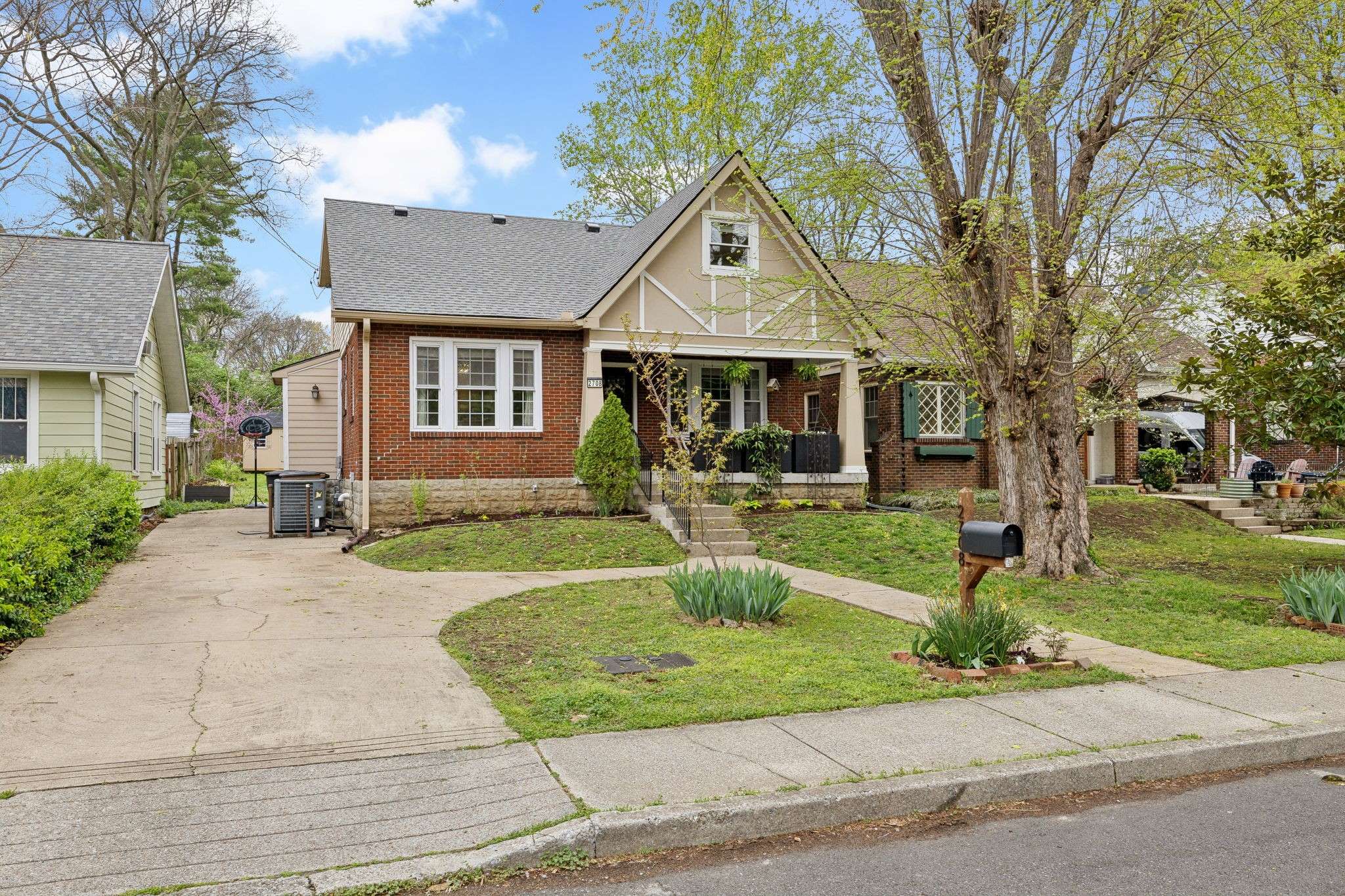 Nashville, TN 37212,2708 W Linden Ave