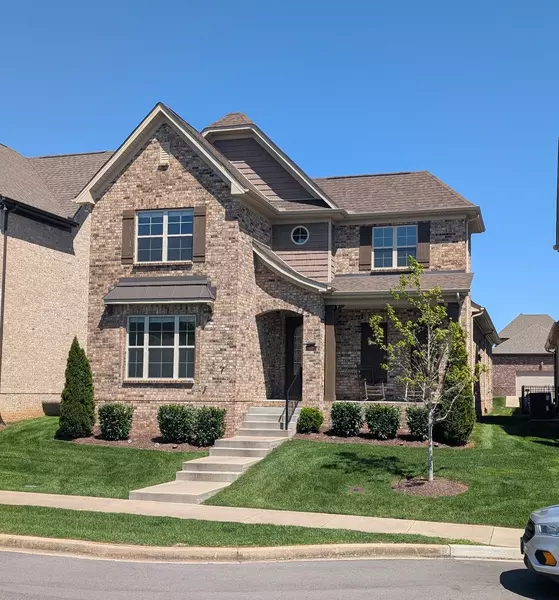 1023 Paddock Park Cir, Gallatin, TN 37066