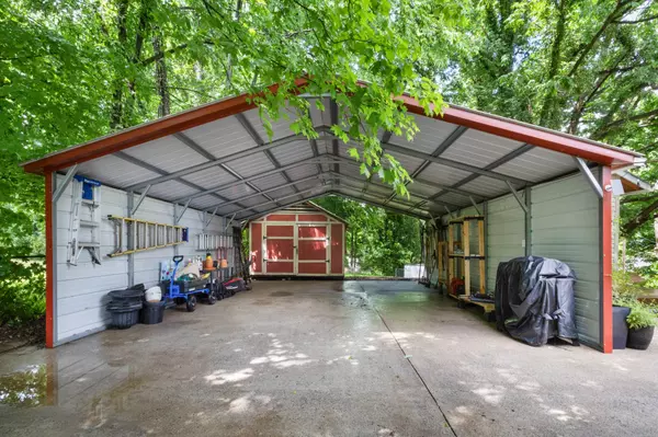 Clarksville, TN 37043,307 Hundred Oaks Dr