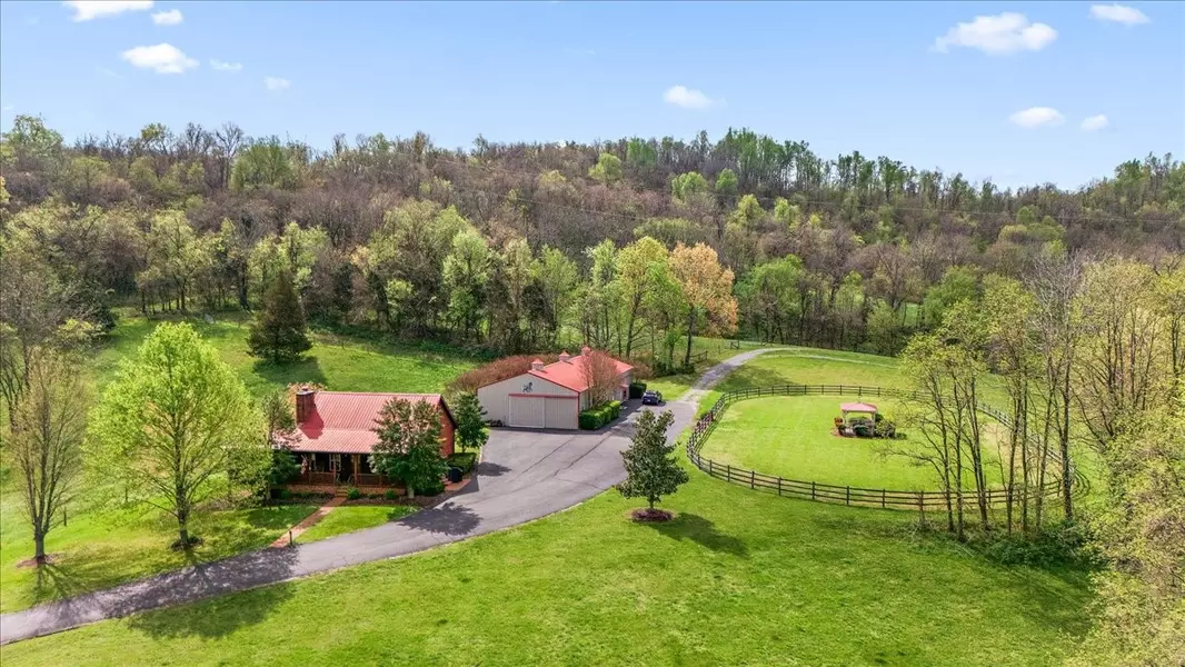 389 Bluestocking Hollow Rd, Shelbyville, TN 37160