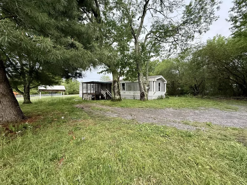 170 Himes Ln, Tullahoma, TN 37388