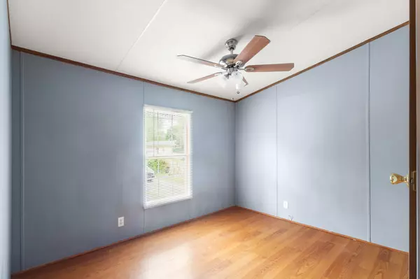 Cowan, TN 37318,115 Walnut St