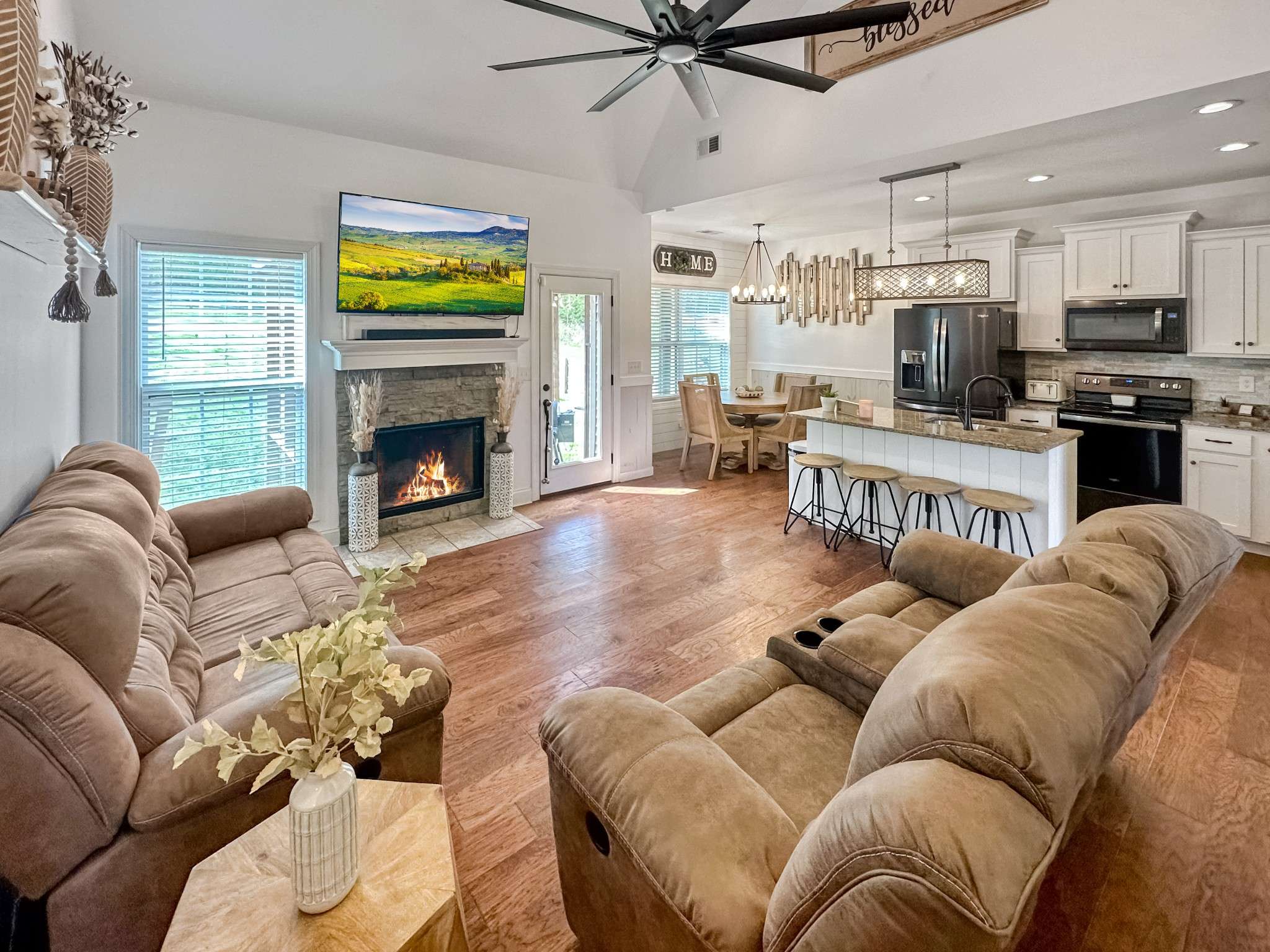 White House, TN 37188,1044 Luton Way