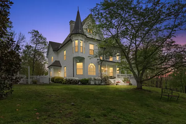 515 Cox Hollow Rd, Dover, TN 37058