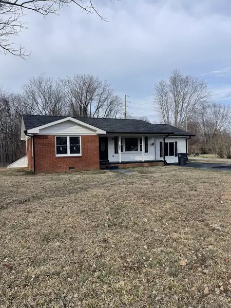 200 Mulberry Dr, Lafayette, TN 37083
