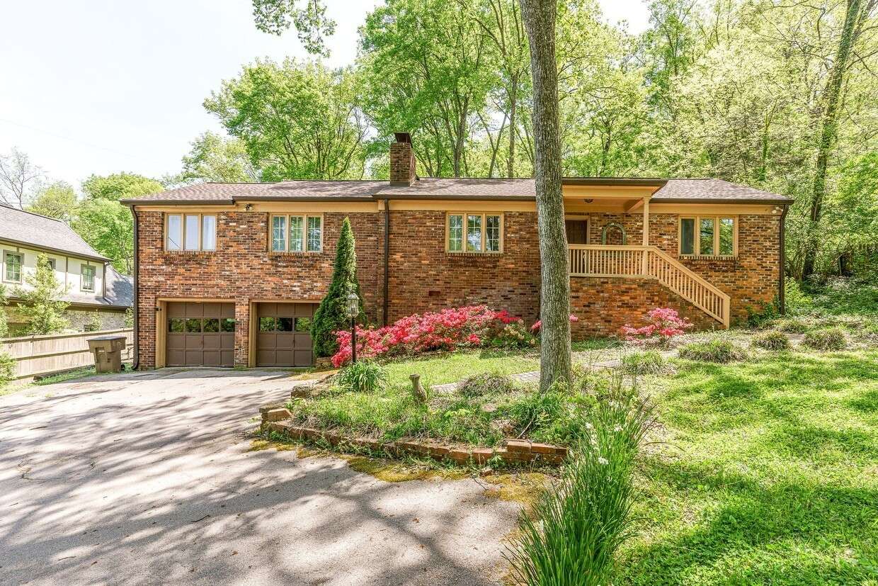 4517 Beacon Dr, Nashville, TN 37215