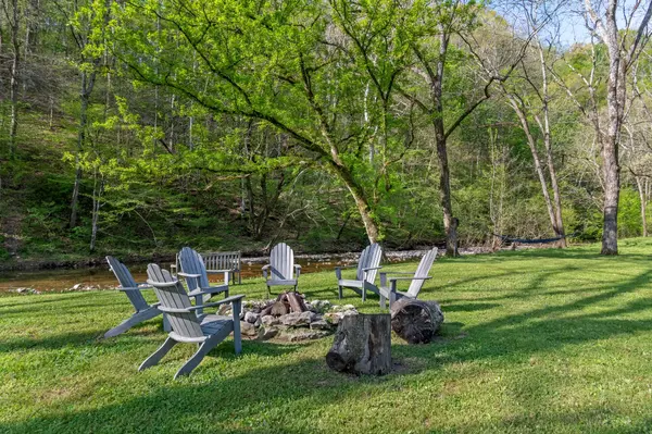 Columbia, TN 38401,6558 Leipers Creek Road