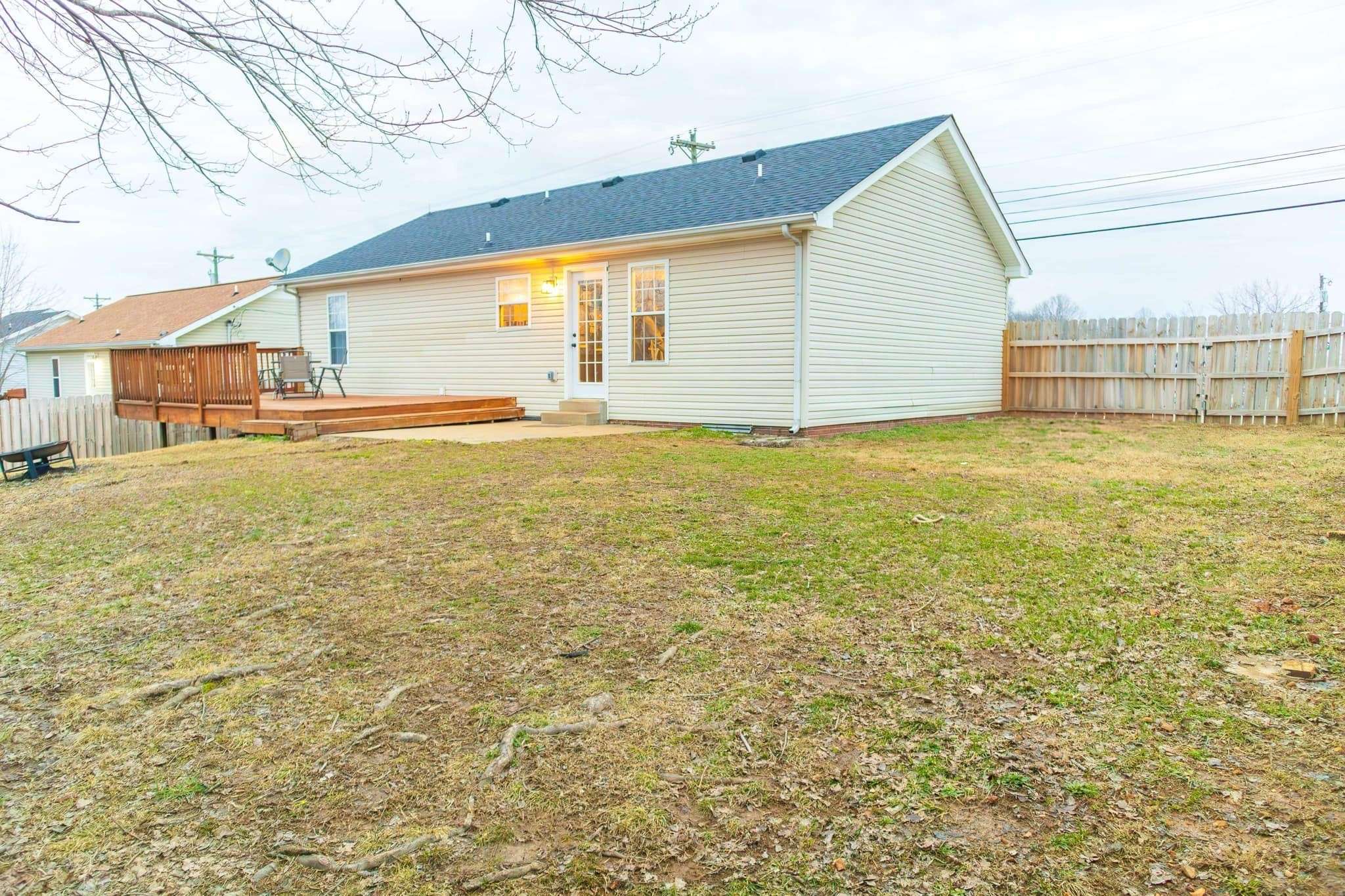 Clarksville, TN 37040,974 Winesap Rd