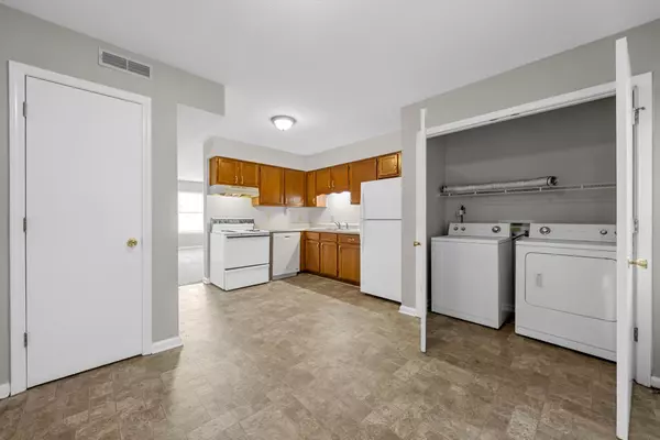 Clarksville, TN 37043,1871 Waters Edge Dr #D