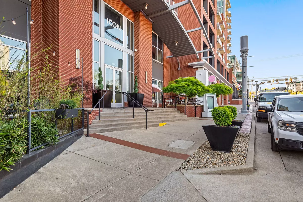 Nashville, TN 37203,600 12th Ave #S #302