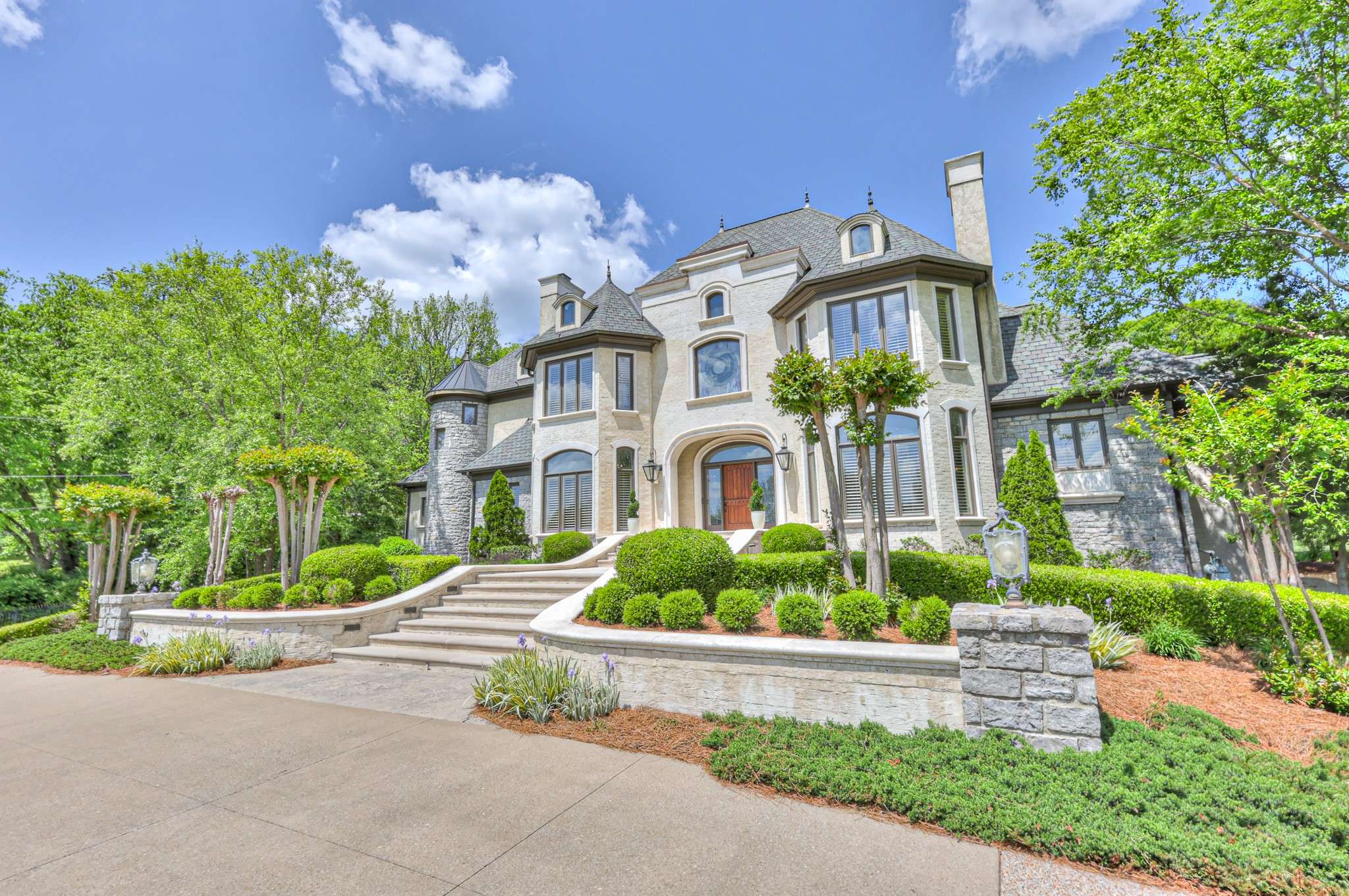 Nashville, TN 37215,1224 Otter Creek Rd