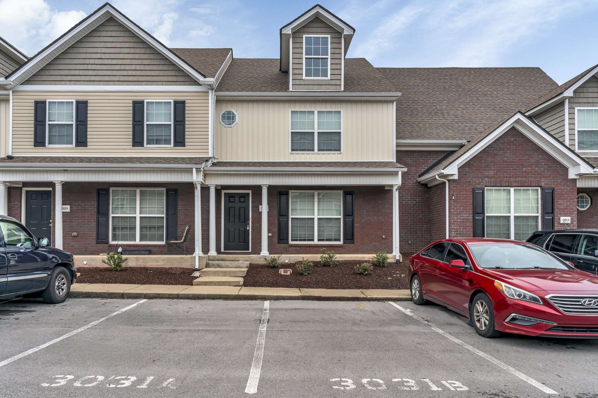 3031 Rg Buchanan Dr, La Vergne, TN 37086