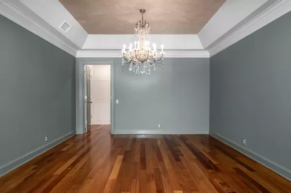 Nashville, TN 37205,3737 West End Ave #101