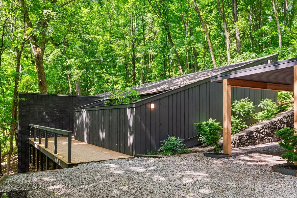 Nashville, TN 37220,5040 Villa Crest Dr