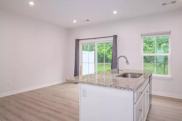 Antioch, TN 37013,4316 Summercrest Blvd #1032