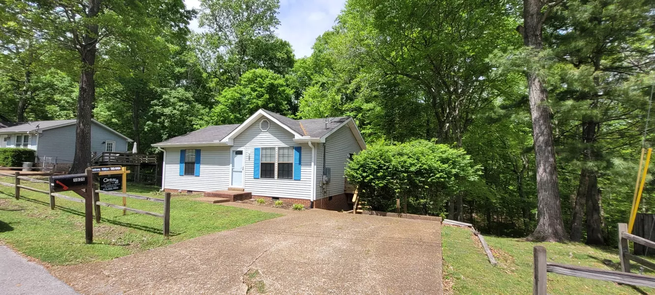 1025 Hollis Ln, White House, TN 37188