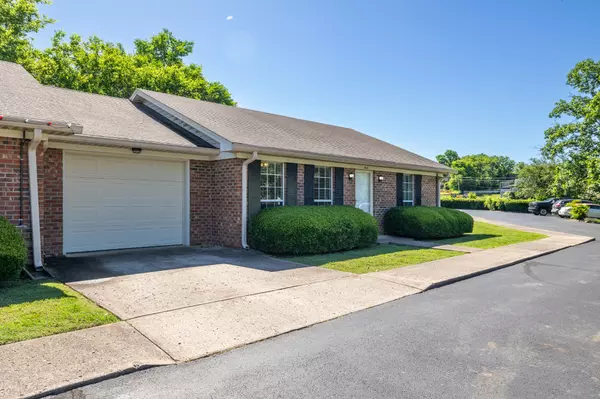 Shelbyville, TN 37160,631 S Brittain St