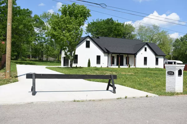 Murfreesboro, TN 37129,8724 Diane St