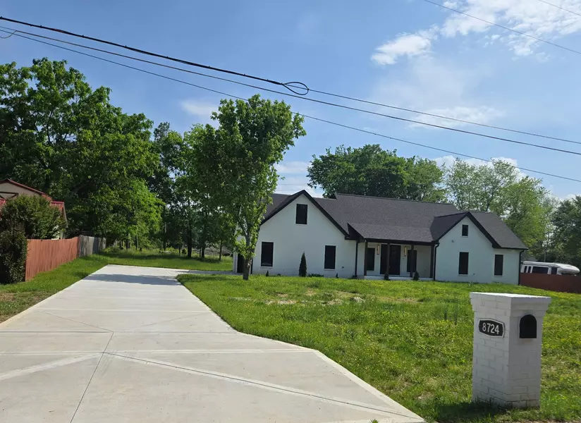 8724 Diane St, Murfreesboro, TN 37129