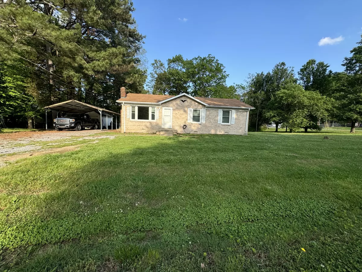 Dickson, TN 37055,108 Short St