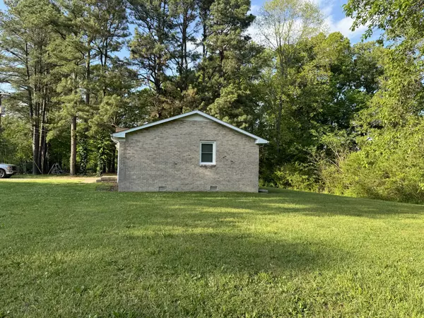 Dickson, TN 37055,108 Short St