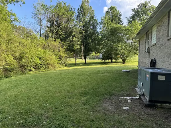 Dickson, TN 37055,108 Short St